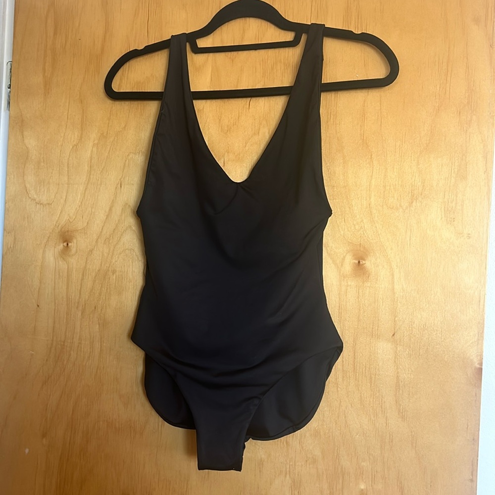 Londre The Minimalist Swimsuit. Size M. Black